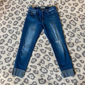 KanCan size 9 Cropped jeans